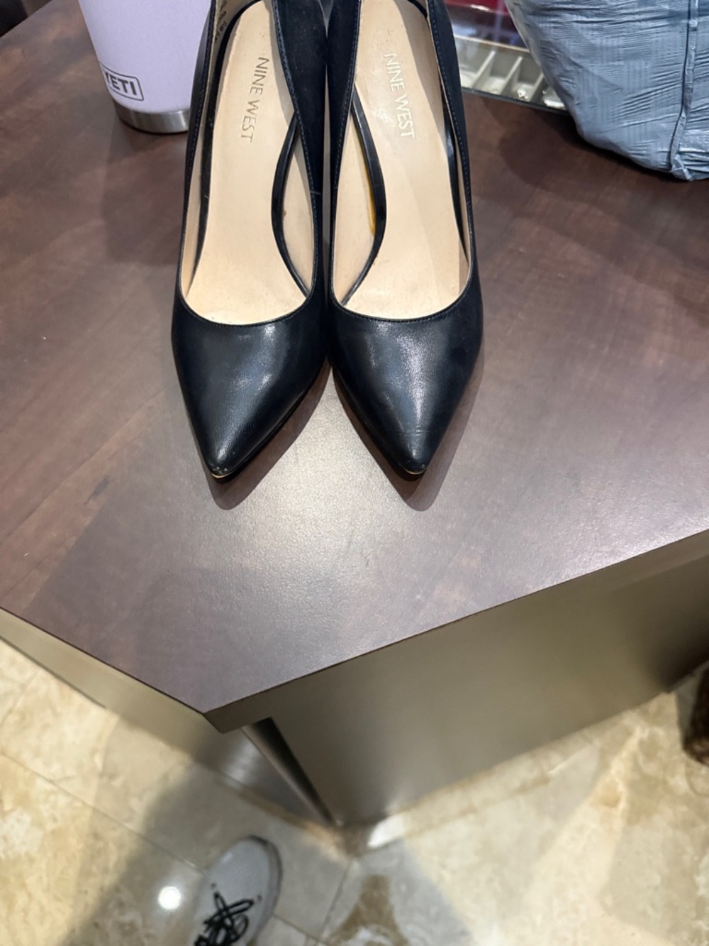 Nine West black leather pumps size 7
